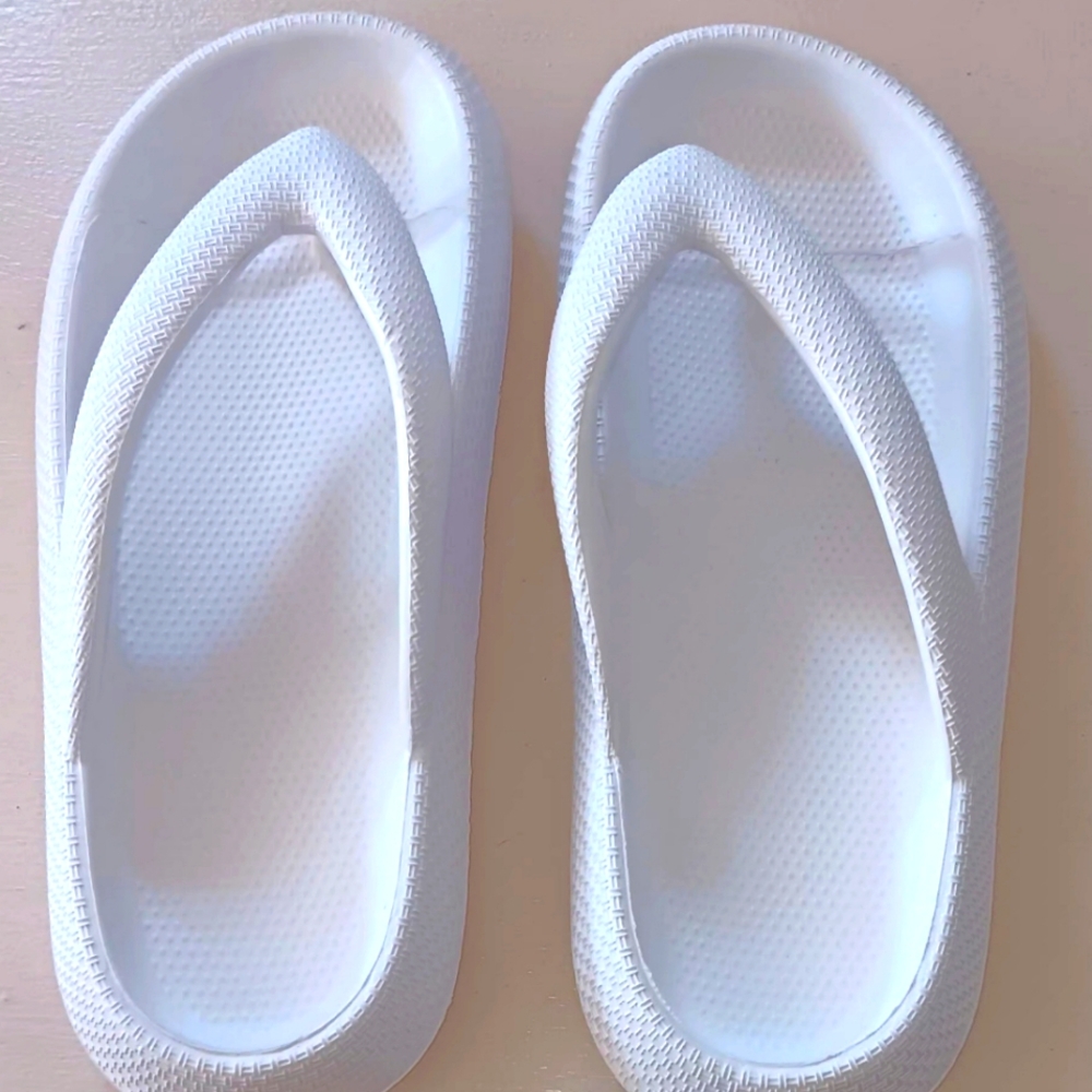 Thick White Flip Flops - Picture 3 of 6